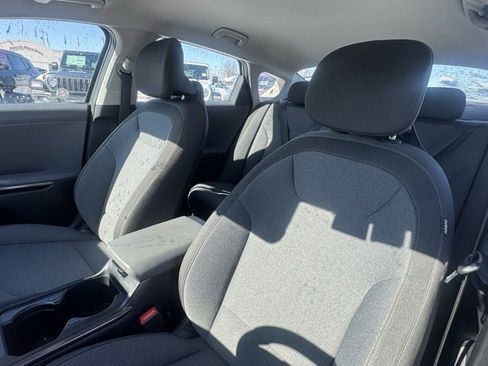Used 2025 Kia K4 LXS image 10