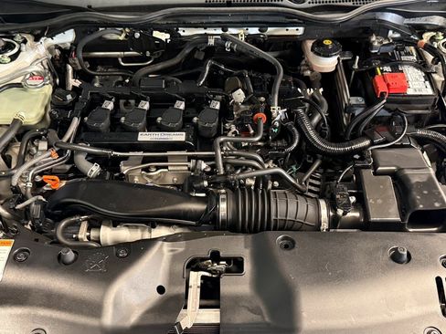 Used 2018 Honda Civic Sport image 21