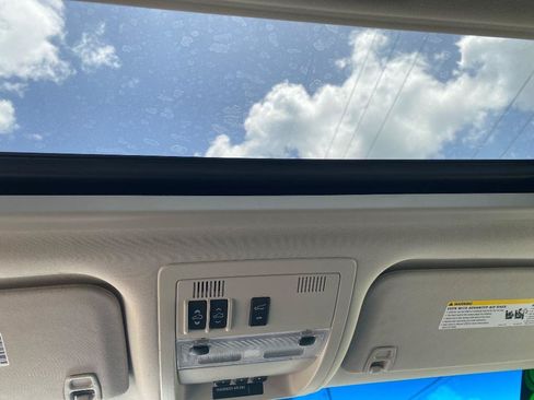 Used 2013 Chevrolet Suburban LTZ RWD image 33