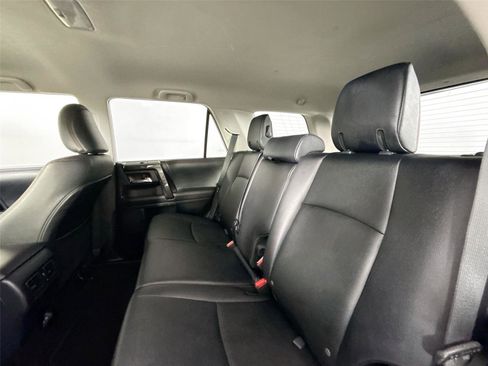 Certified 2024 Toyota 4Runner TRD Off-Road Premium image 31