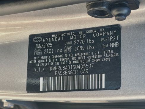 Used 2025 Hyundai Venue SEL FWD image 12