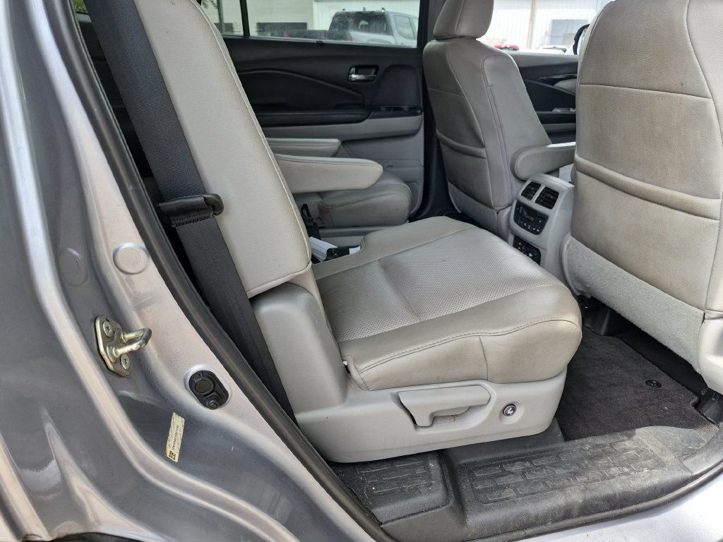 Used 2016 Honda Pilot Elite image 32