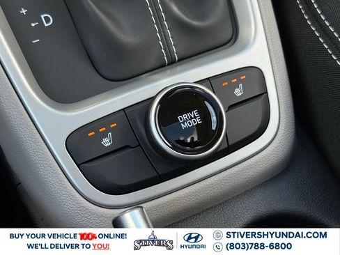 Certified 2026 Hyundai Venue SEL FWD image 28