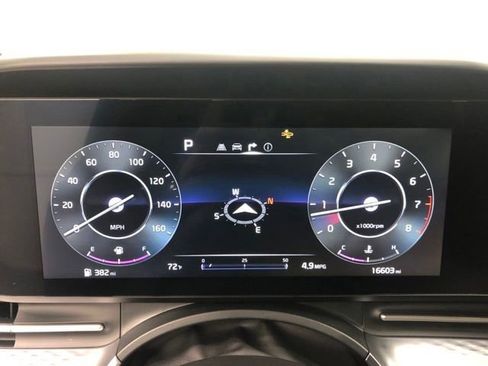 Used 2024 Kia Carnival SX Prestige FWD image 17