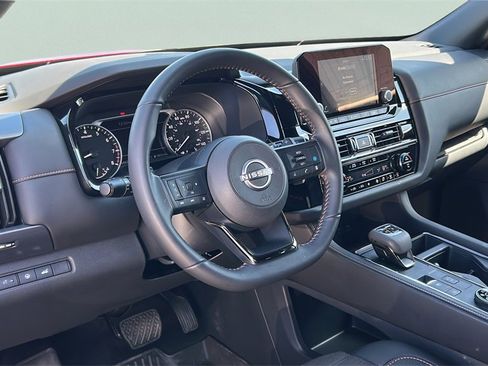 Used 2025 Nissan Pathfinder Rock Creek image 13