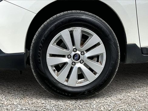 Used 2019 Subaru Outback 2.5i Premium image 8