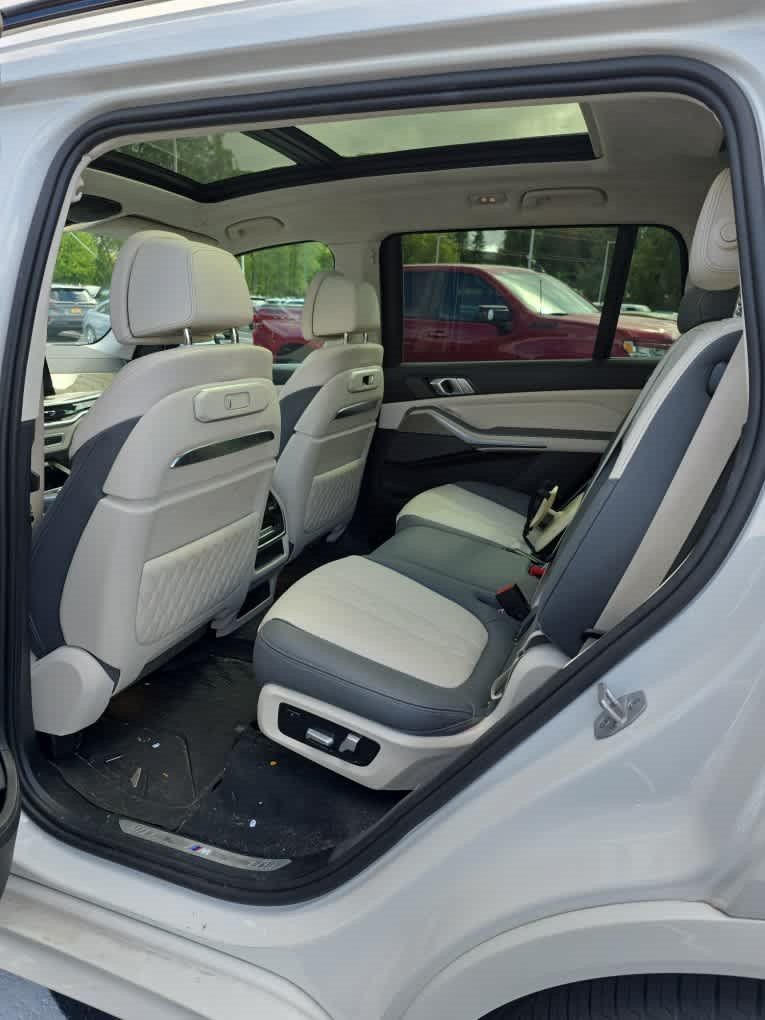 Used 2024 BMW X7 M60i w/ Executive Package AWD/4WD image 6