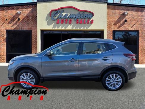 Used 2020 Nissan Rogue Sport SV image 11