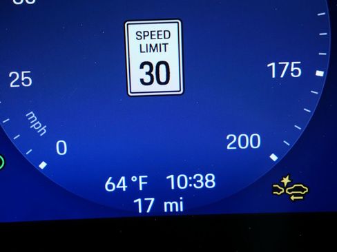 New 2026 Porsche Macan 4 Electric image 8