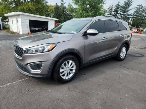 Used 2016 Kia Sorento LX w/ LX Convenience Package AWD/4WD image 1