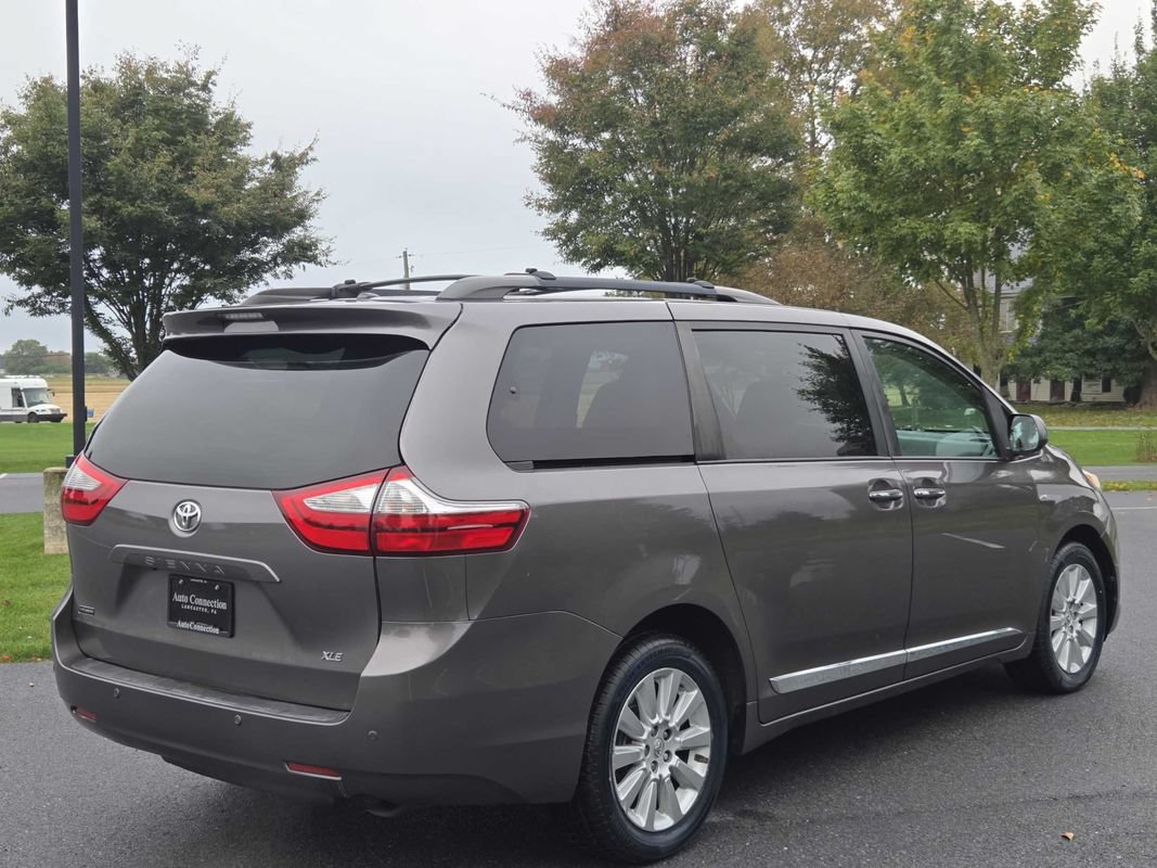 Used 2016 Toyota Sienna XLE w/ XLE Navigation Package AWD/4WD image 8
