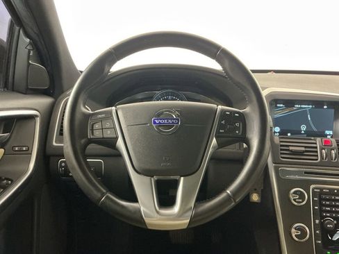 Used 2015 Volvo XC60 T5 Premier w/ Proximity Package image 15