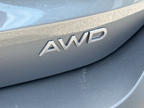 Certified 2025 Nissan Kicks SV AWD/4WD image 8