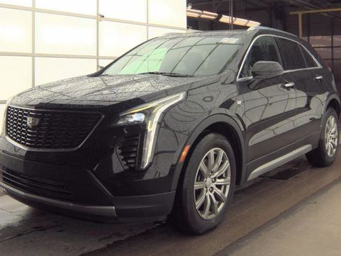 Used 2019 Cadillac XT4 Premium Luxury w/ Cold Weather Package AWD/4WD image 4
