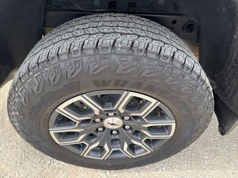 Used 2024 Chevrolet Colorado Z71 w/ Z71 Convenience Package 2 image 30