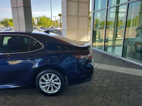 Used 2021 Toyota Camry LE image 4