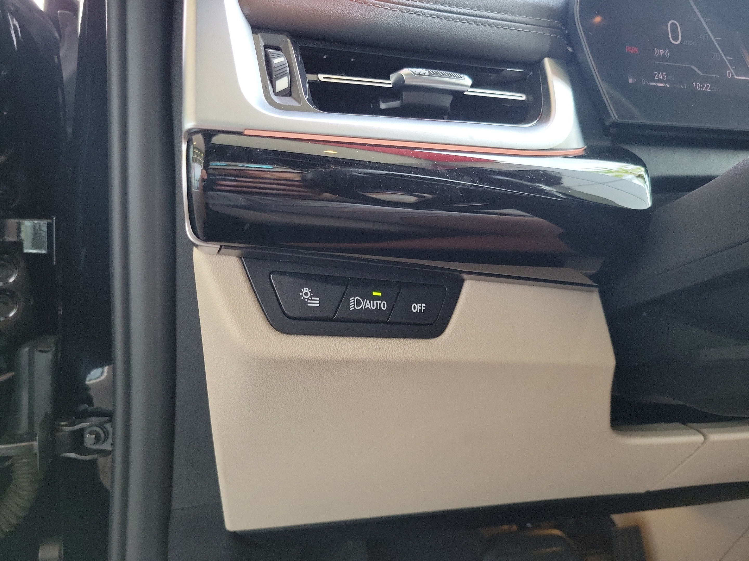 Used 2023 BMW X1 xDrive28i w/ Convenience Package AWD/4WD image 8