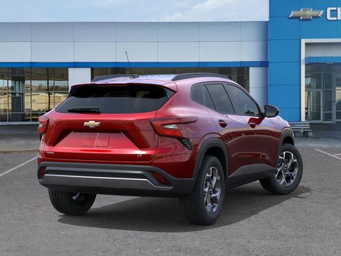 New 2026 Chevrolet Trax LT w/ LT Convenience Package FWD image 4