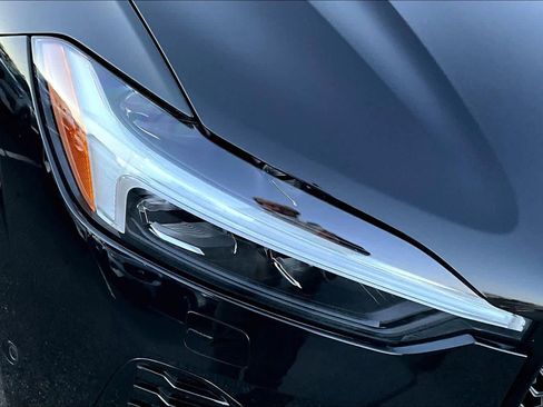 Certified 2024 Volvo XC60 B5 Plus w/ Protection Package Premier image 26