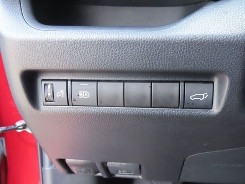 Used 2022 Toyota RAV4 XLE Premium FWD image 25