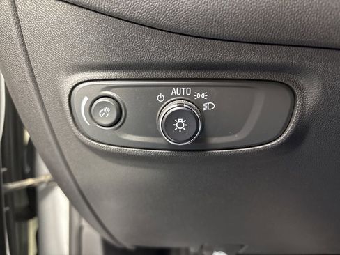 Used 2022 Chevrolet Equinox RS w/ Infotainment Package AWD/4WD image 35