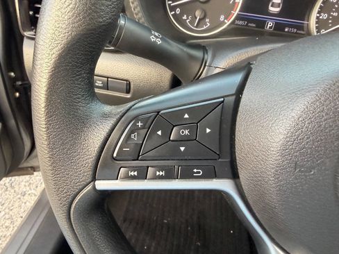 Used 2023 Nissan Sentra SV FWD image 36