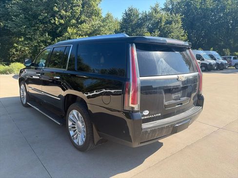 Used 2017 Cadillac Escalade ESV Platinum AWD/4WD image 9