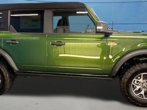 Used 2024 Ford Bronco Badlands image 24