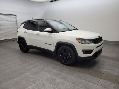 Used 2019 Jeep Compass Latitude FWD image 10