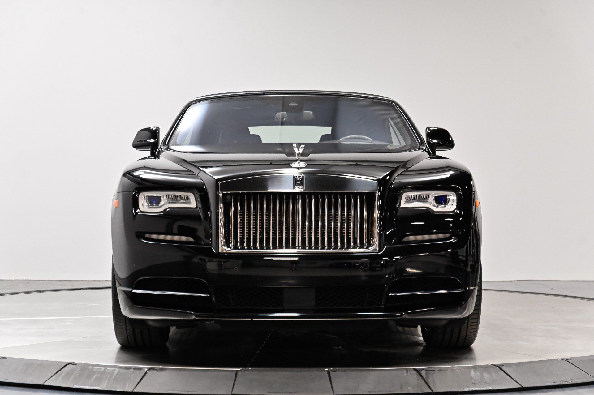 Used 2017 Rolls-Royce Dawn RWD image 23