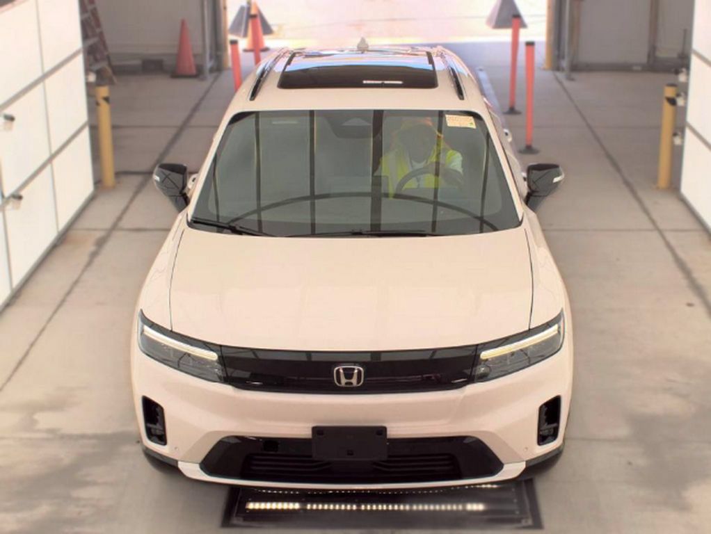 Used 2024 Honda Prologue Touring image 2