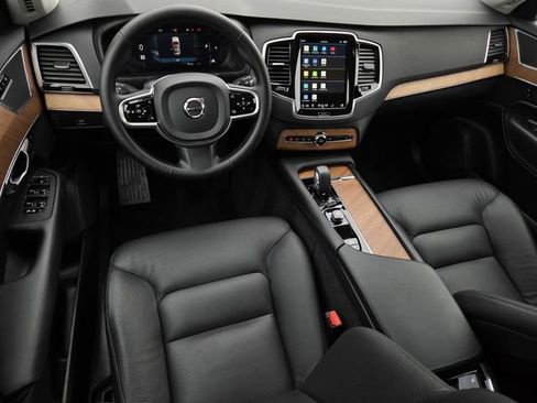 Used 2025 Volvo XC90 B6 Ultra AWD/4WD image 19