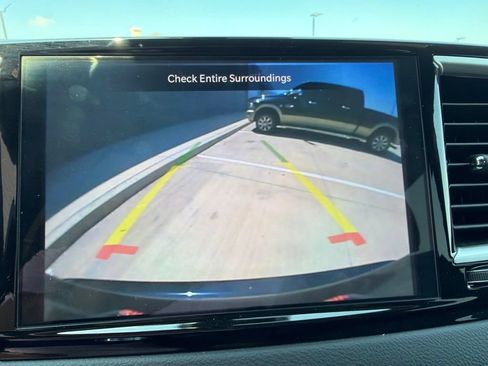 Used 2025 Chrysler Pacifica Select FWD image 35