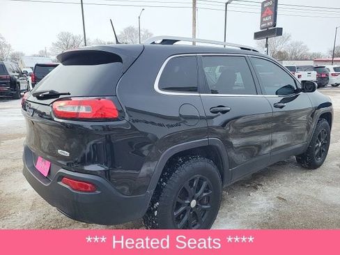 Used 2016 Jeep Cherokee Latitude w/ Cold Weather Group image 9