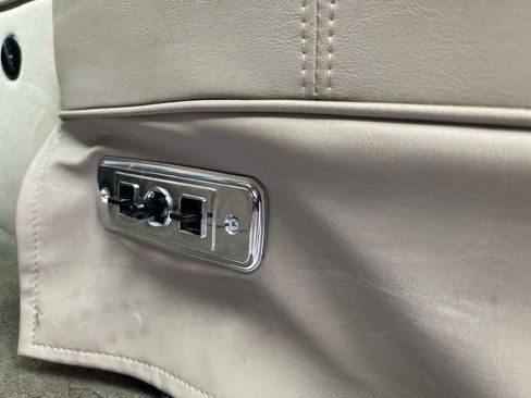 Used 2004 GMC Safari Conversion image 22