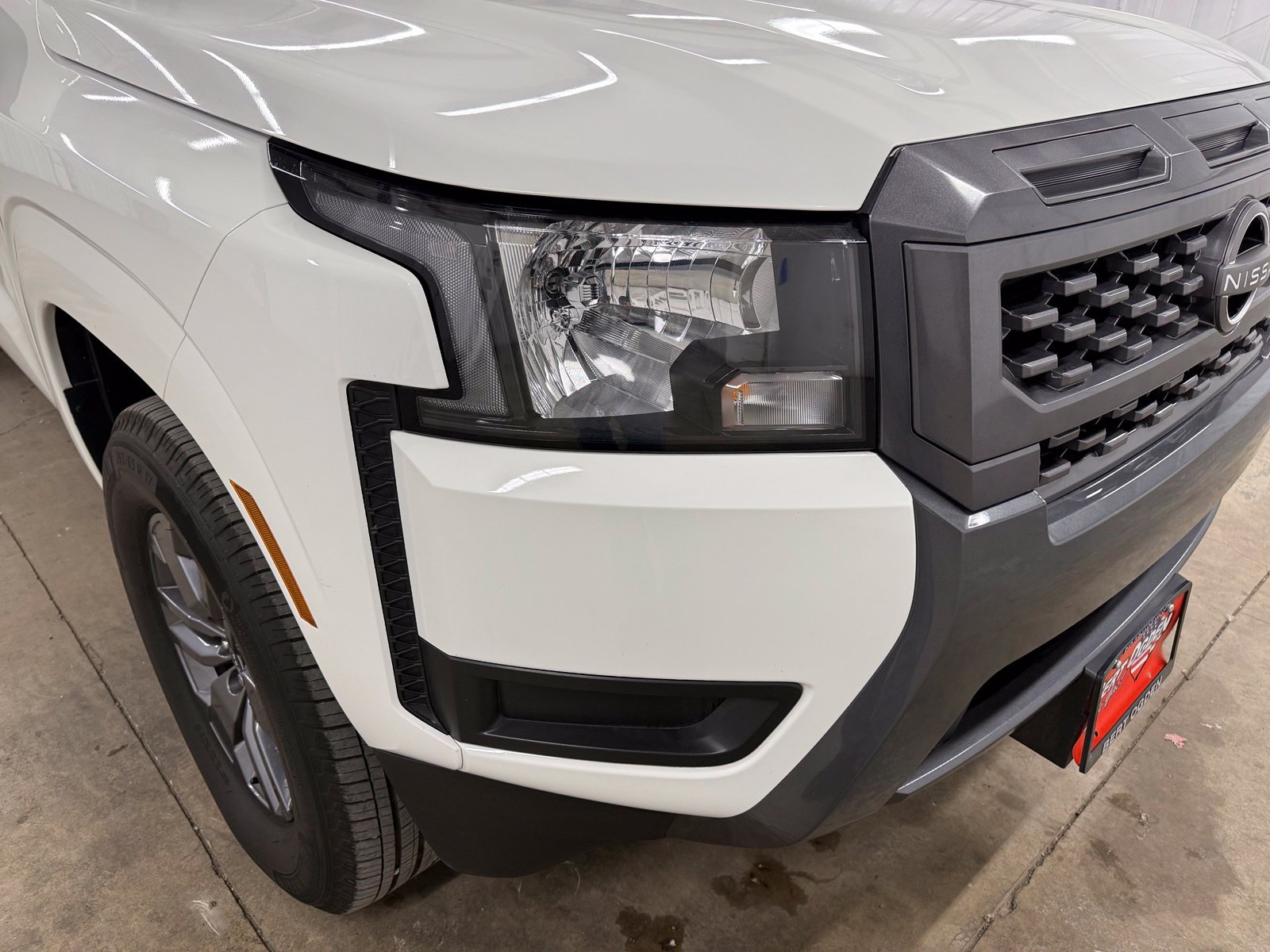 Used 2025 Nissan Frontier SV RWD image 4