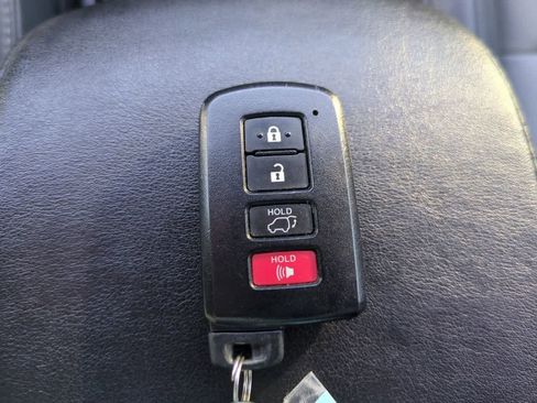 Used 2014 Toyota RAV4 Limited image 28