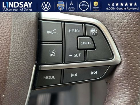 Used 2021 Toyota Sienna Platinum image 22