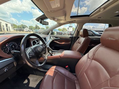 Used 2018 Buick Enclave Avenir w/ Avenir Technology Package AWD/4WD image 4