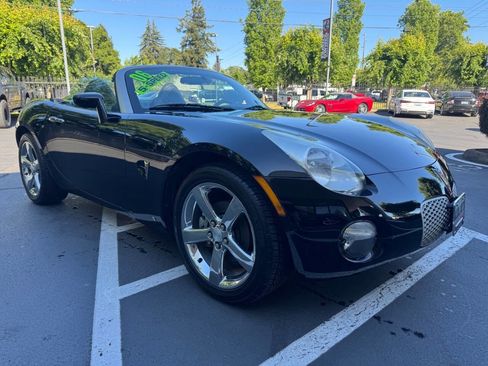 Used 2006 Pontiac Solstice Convertible w/ Premium Package RWD image 9