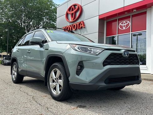 Certified 2021 Toyota RAV4 XLE Premium AWD/4WD image 7