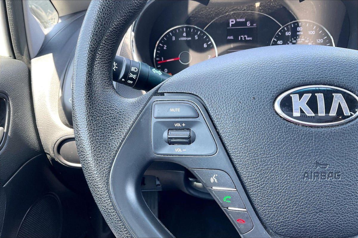 Used 2017 Kia Forte LX FWD image 18