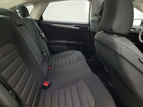 Used 2020 Ford Fusion SE image 19