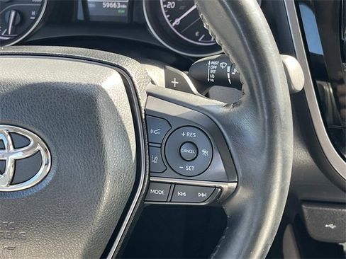 Used 2024 Toyota Camry SE image 18