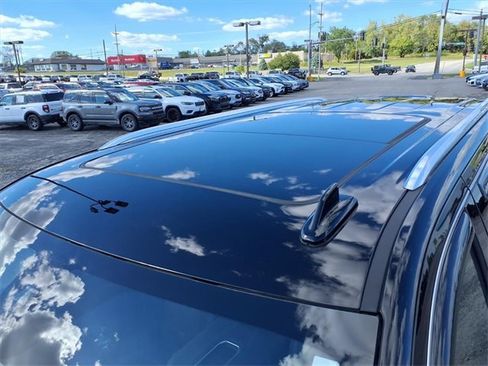 Used 2021 GMC Yukon Denali w/ Denali Premium Package image 33