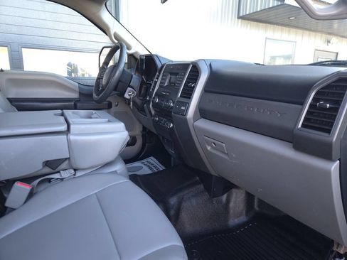 Used 2017 Ford F250 XL w/ Power Equipment Group AWD/4WD image 17