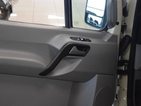 Used 2017 Mercedes-Benz Sprinter 2500 image 29