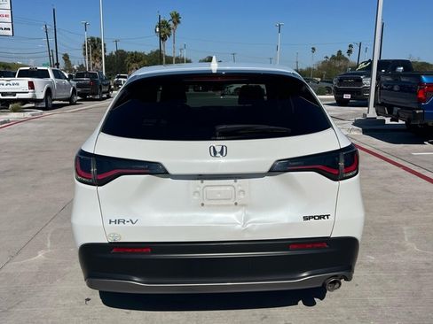 Used 2023 Honda HR-V Sport image 6