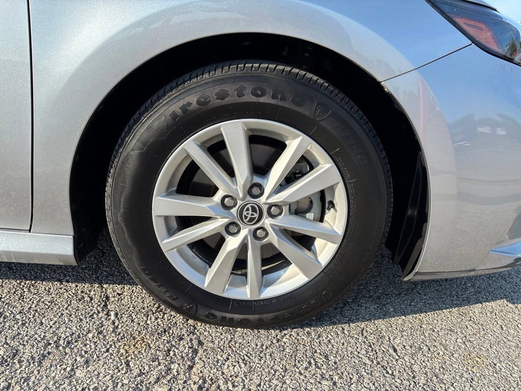 Used 2025 Toyota Camry LE FWD image 14