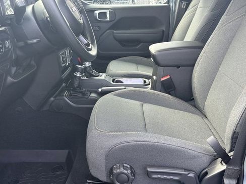 New 2026 Jeep Gladiator Sport image 9